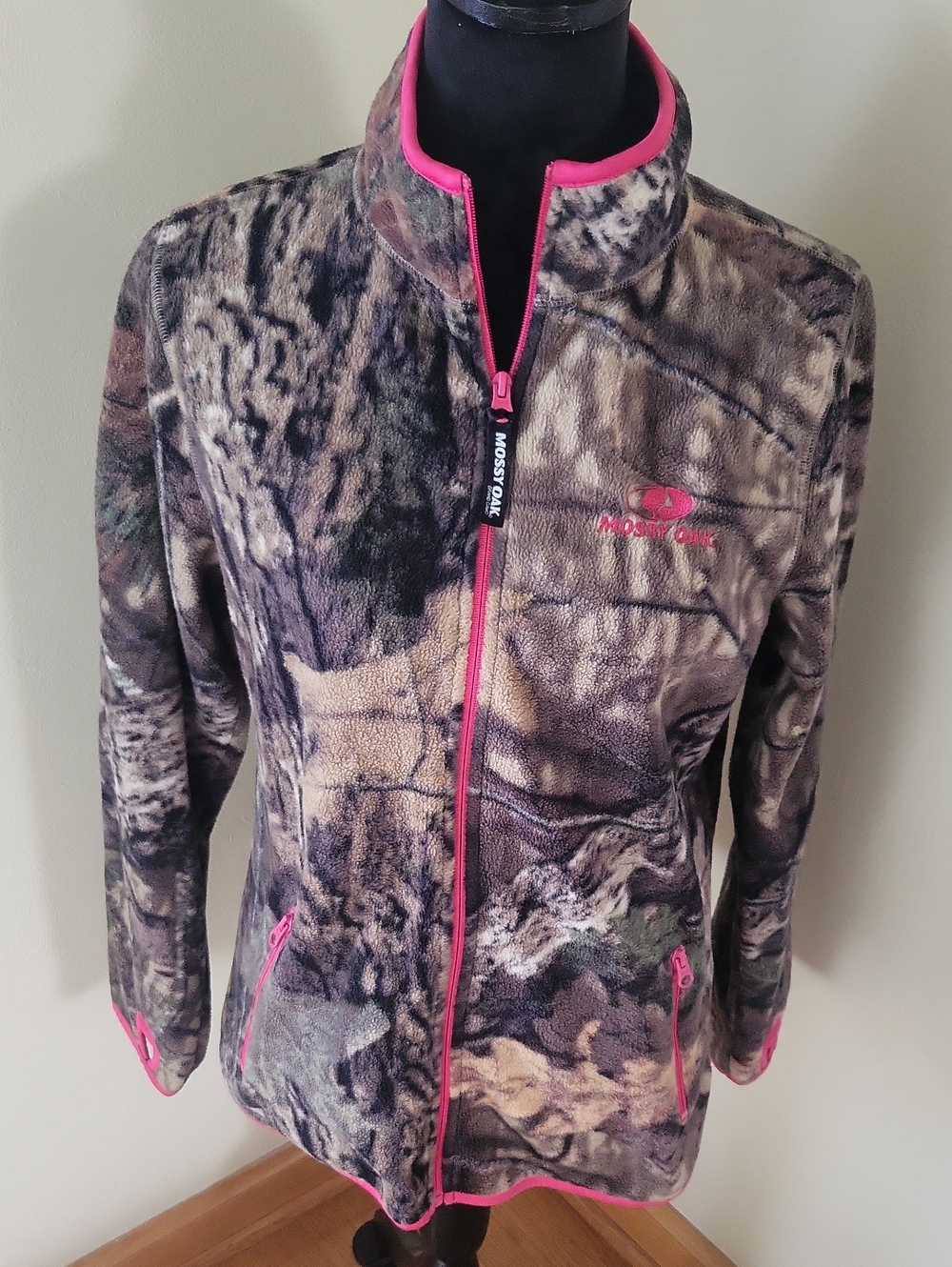 Mossy Oak Women's Camouflage Fleece Jacket with Pink Trim Size Medium